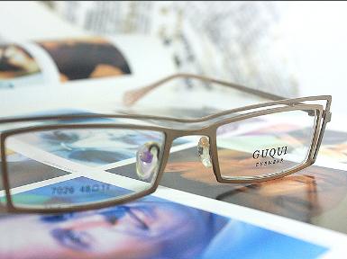 กรอบแว่นสายตา GUQUI ของแท้จาก ITALY DESIGN ดีไซน์โดดเด่น กวนประสาท เปลี่ยนจากความจำเจ 